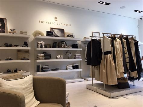 cucinelli brunello outlet.